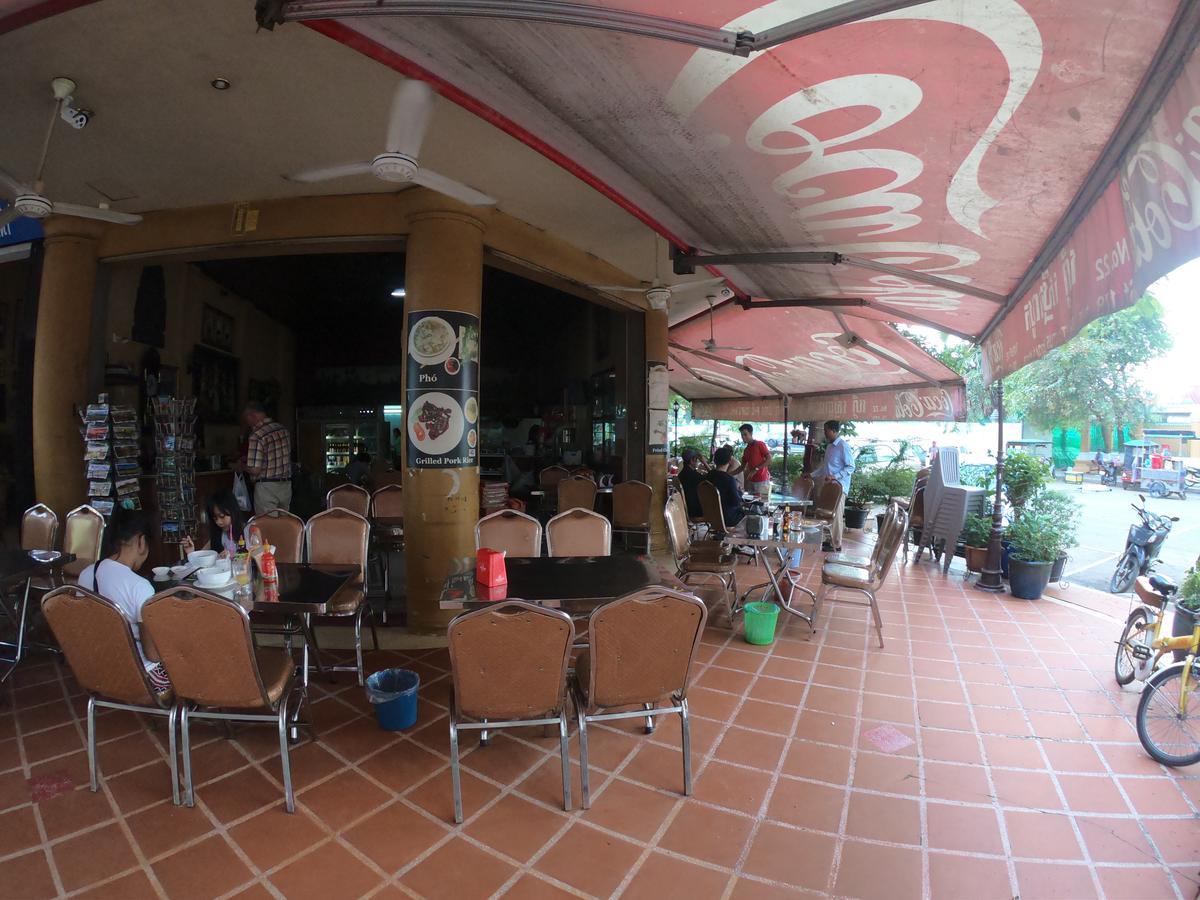 เดอะ ไบรท์ โลตัส เกสต์เฮาส์ พนมเปญ ภายนอก รูปภาพ